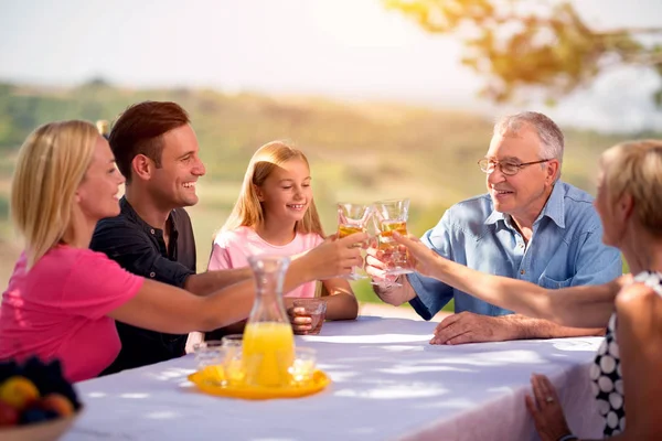 Group family leisure vacation togetherness fun — Stock Photo, Image