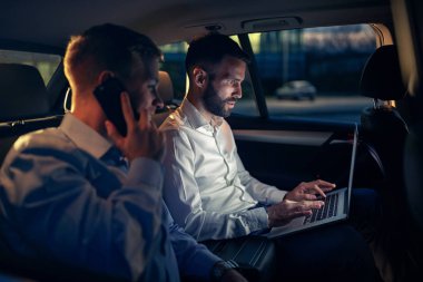 İşadamları geç görüşmeye devam ediyor