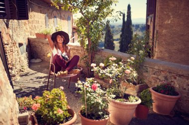 Eğlenceli seyahat - tatil zamanında zevk kadın.