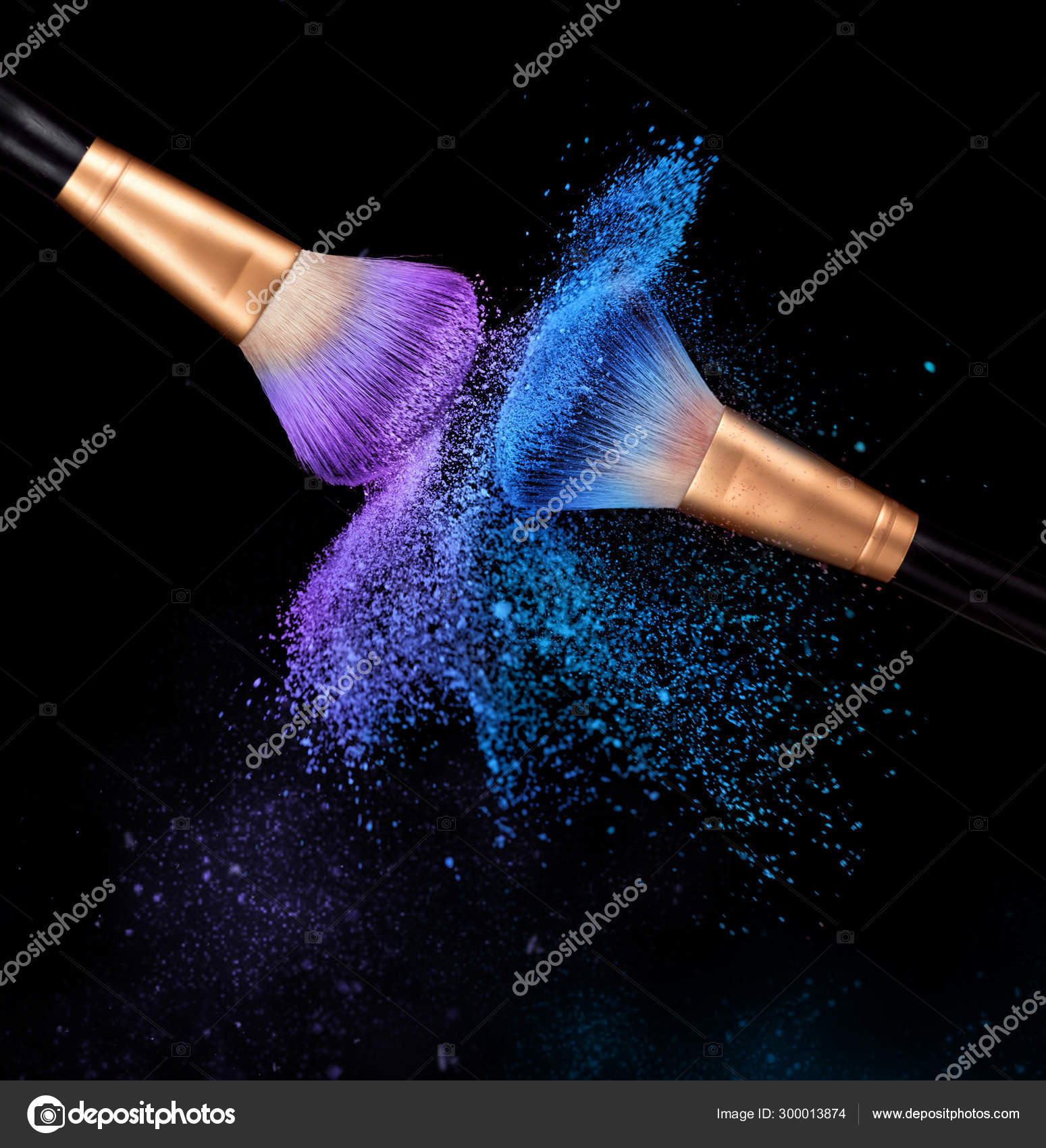 Makeup brushes with explosion powder Stock Photo by ©luckybusiness