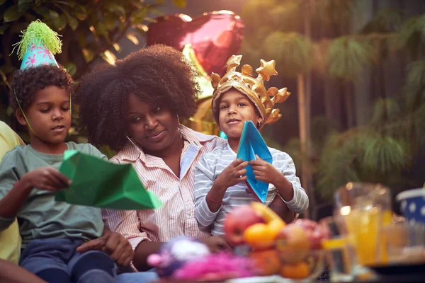 Menina Afro Americana Comemorar Festa Aniversário Tempo Diversão Para Feliz — Fotografia de Stock