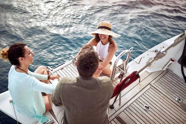 Young Friends Luxury Boat Together Enjoy Summer Day Top View — Stock Photo, Image