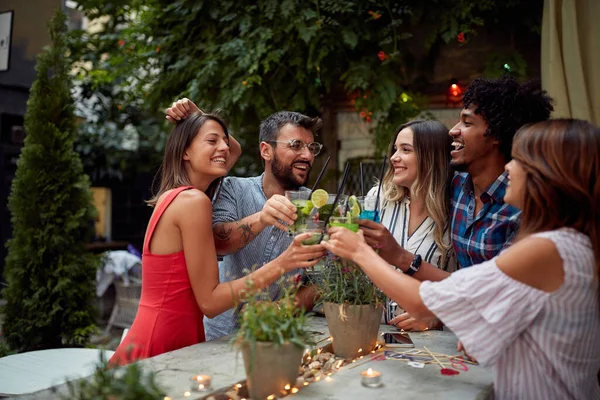 Friends Enjoying Drink Making Toast Cafe Garden — Stock Photo, Image