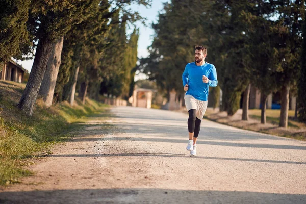 Joven Caucásico Adulto Hombre Corriendo Hermosa Región Italia Toscana — Foto de Stock