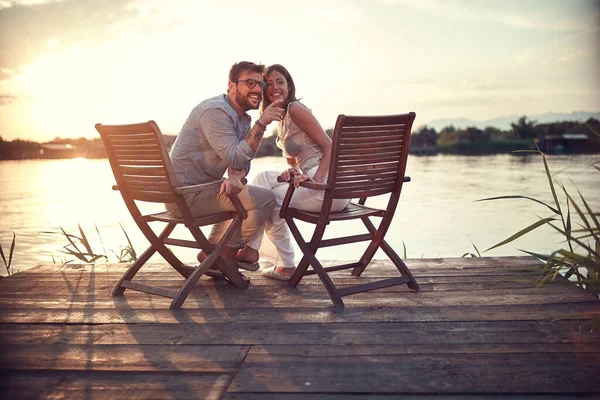 Young Man Showing His Woman Index Finger Something Distance Couple — Stock Photo, Image