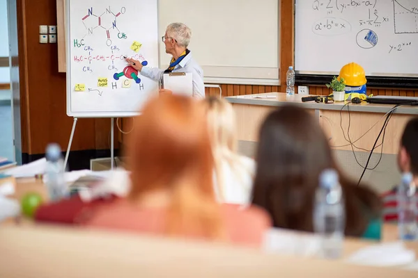 Professor Giving Lecture Chemistry Amphitheater — Stock Photo, Image
