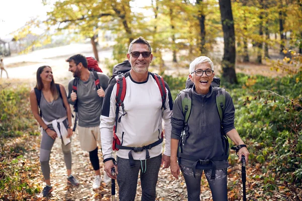 Cheerful Couples Enjoying Walk Woods Beautiful Day — Stock Photo, Image