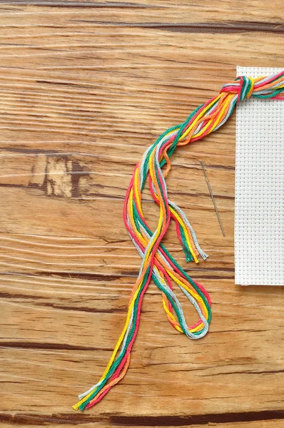 Corda Fio Bordado Colorido Exibido Com Pedaço Tecido Bordado Uma — Fotografia de Stock