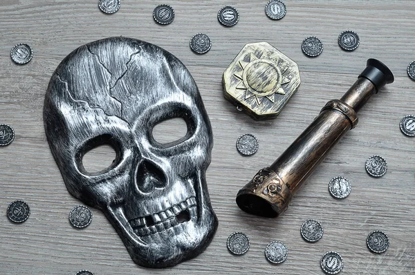 Skull Mask Compass Eyeglass Toy Pirate Coins — Stock Photo, Image