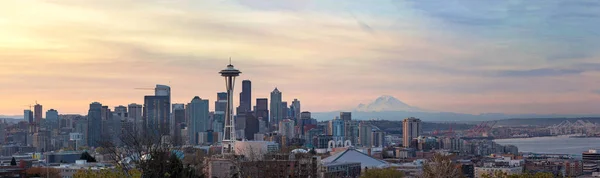 Seattle Washington Centro Ckty Skyline Con Monte Rainier Hermoso Amanecer — Foto de Stock