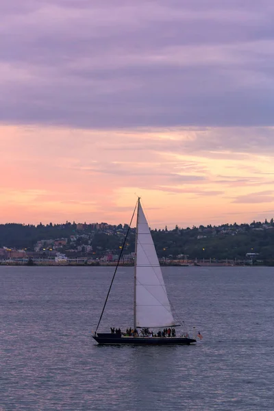 Segeln Auf Dem Puget Sound Seattle Washington Bei Sonnenuntergang — Stockfoto