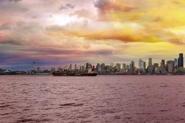 Gün Batımı Sırasında Elliot Bay Puget Sound Alki Plaj Boyunca — Stok fotoğraf