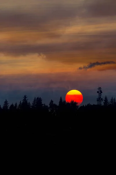 Smokey Mglisty Zachód Słońca Niebo Nad Mount Scott Oregon — Zdjęcie stockowe