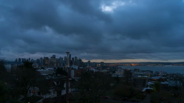 울트라 고화질 구름과 시간에서 시애틀 워싱턴의 일출과 아침의 3840 2160 — 비디오