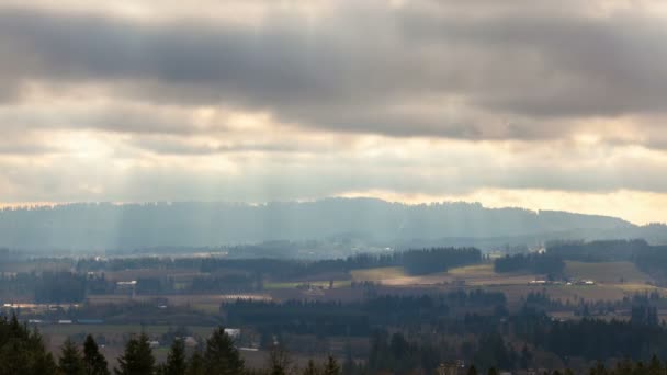 超高精細 時間経過の美しい太平洋岸北西部アメリカ 3840 2160 Uhd Chehalem オレゴン州チュアラティン バレーの風景を雲と太陽光線の移動の映画 — ストック動画