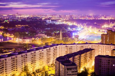 Gece en iyi şehir manzaralı. Gece şehir ışıkları