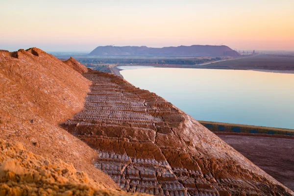 Piste Excavation Sur Une Colline Sablonneuse Dans Une Zone Industrielle — Photo