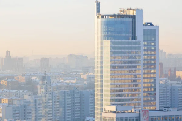 Minsk Bielorrússia Fevereiro 2014 Edifício Vidro Moderno Iluminado Com Luz — Fotografia de Stock