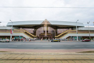 Minsk Merkez Tren İstasyonu, Babruiskaya sokak önden görünüm