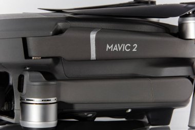 Washington, Amerika Birleşik Devletleri - 01 Aralık 2018: Mavic 2 pro logo yakın çekim. Dron cesedi makro. Teknoloji