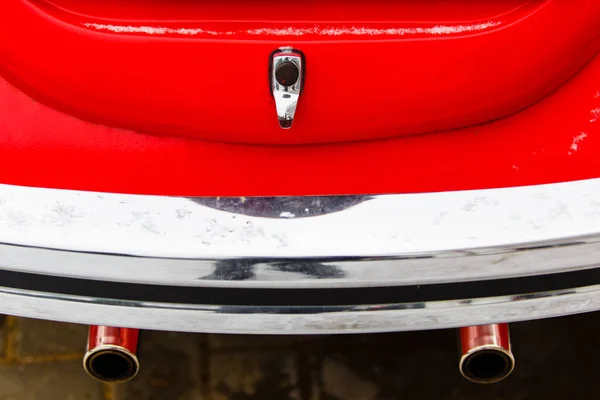 Gros Plan Sur Botte Rouge Automobile Tronc Vue Face — Photo