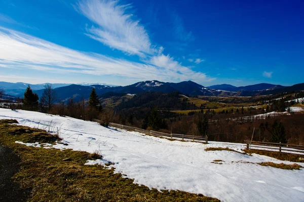 Śniegu Stokach Wzgórza Piękne Góry Krajobraz — Zdjęcie stockowe