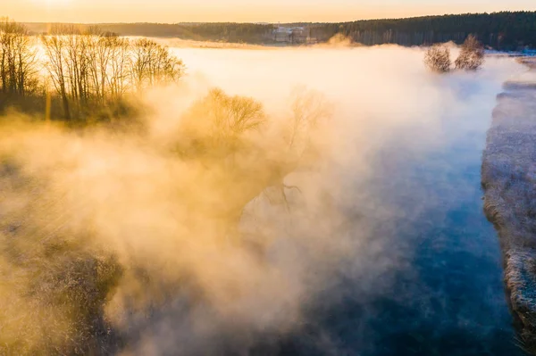 Amazing morning landscape. Countryside covered in fog aerial. River in morning — Stock Photo, Image