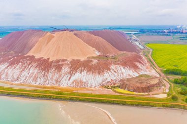 Beyaz Rusya'da potasyum tuzu madenciliği, hava manzarası. Kazı süreci