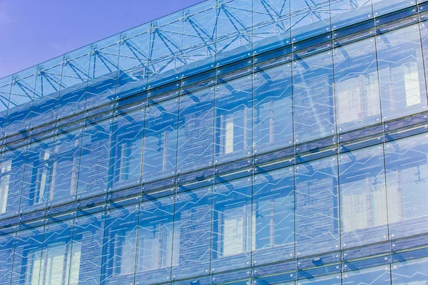 Arquitetura oi-tech contemporânea. Padrão de vidro em edifícios — Fotografia de Stock