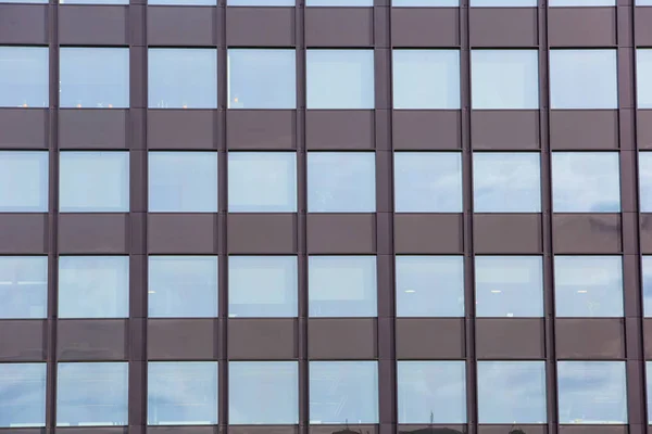 Padrão de janelas quadradas Hi-tech. Arquitetura moderna no business center — Fotografia de Stock