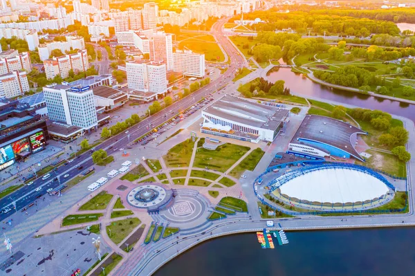 Minsk architectuur gevonden in centrum, lucht landschap — Stockfoto