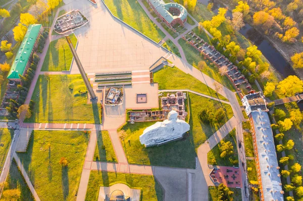 Brest Fortress monument dorst gelegen in het centrum van Memorial, luchtfoto landschap — Stockfoto