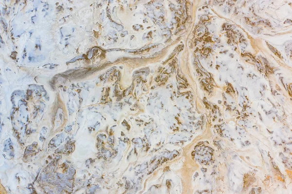 Mleko i czekolada tekstury. Odpady solne na piaszczystych hałach, widok z lotu ptaka — Zdjęcie stockowe