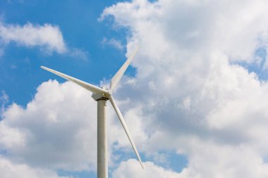 Rüzgar türbini pervane yakın çekim. Alternatif enerji konsepti. Çevre dostu fikir