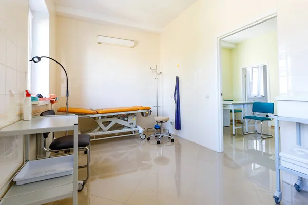Operasyonlar için sağlık ofisi. Küçük ameliyathane ve terapi odası