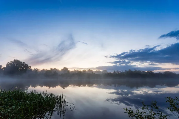 Ruhiger Fluss Nebel Der Nacht Ein Ort Zum Nachtfischen Oder — Stockfoto