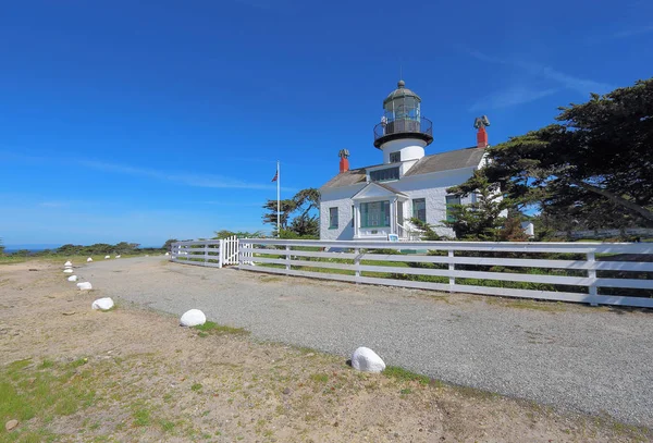 Noktası Pinos Eski Sürekli Çalışma Deniz Feneri Batı Kıyısında Monterey — Stok fotoğraf