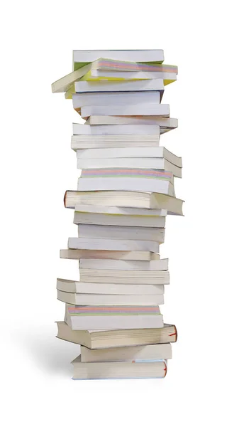 Hromada knih izolovaných na bílém pozadí. — Stock fotografie