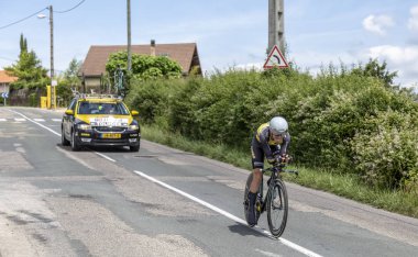 Bourgoin-Jallieu, Fransa-07, Mayıs, 2017: Hollandalı bisikletçi Antwan Tolhoek Lottonl-Jumboteam zaman deneme aşamasında kriter du Dauphine 2017 4 sürme. 