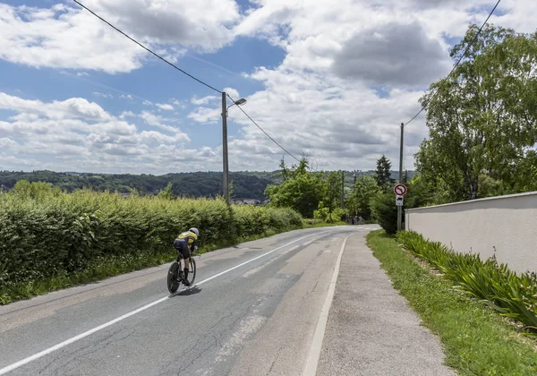 Bourgoin-Jallieu, Fransa-07, Mayıs, 2017: Hollandalı bisikletçi Antwan Tolhoek Lottonl-Jumboteam zaman deneme aşamasında kriter du Dauphine 2017 4 sürme. 
