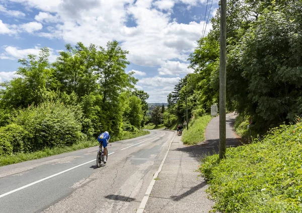 Bourgoin-Jallieu, Fransa-07, Mayıs, 2017: Arjantinli bisikletçi Ariel Maximiliano Richeze hızlı adımlı kat zaman deneme aşamasında kriter du Dauphine 2017 4 sürme takımı. 