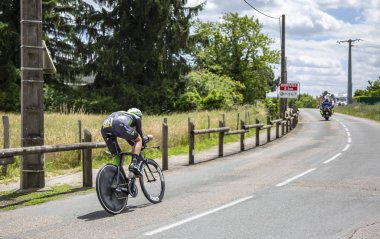 Bourgoin-Jallieu, Fransa-07, Mayıs, 2017: Avustralyalı bisikletçi Ben O'Connor boyut veri zaman deneme aşamasında kriter du Dauphine 2017 4 sürme takımı. 