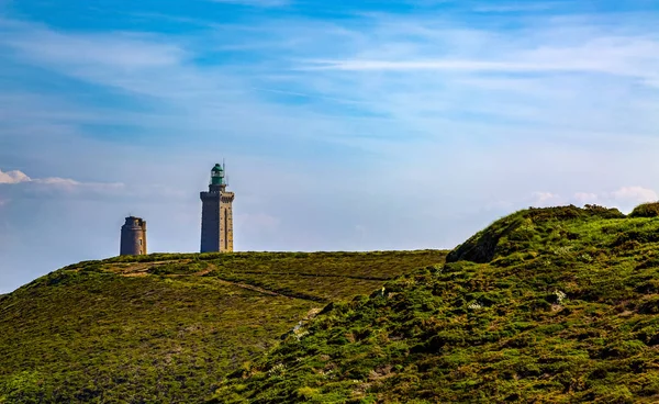 法国北部布列塔尼 Frehel 装甲海岸线上的灯塔 — 图库照片