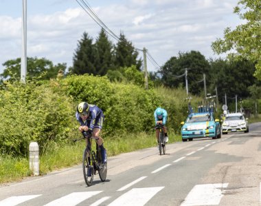 Bourgoin-Jallieu, Fransa-07, Mayıs, 2017: Avustralyalı bisikletçi Damien Howson Orica-Scott takımı zaman deneme aşamasında kriter du Dauphine 2017 4 at binme. 