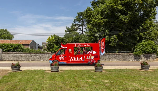 Magny Fouchard France July 2017 Vittel Truck Passes French Village — Stock Photo, Image