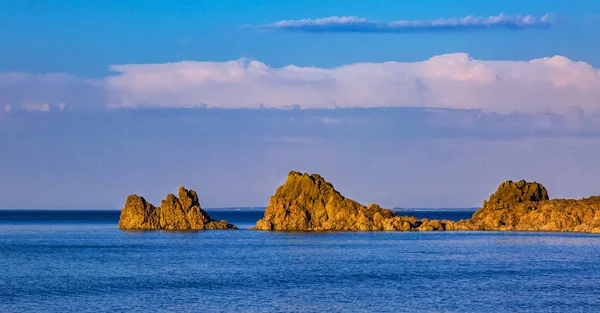 Zırh Sahil Şeridi Üzerinde Brittany Vahşi Kayalık Plaj — Stok fotoğraf