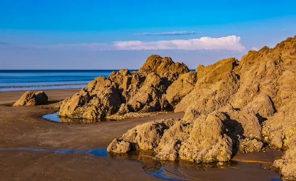 Zırh Sahil Şeridi Üzerinde Brittany Vahşi Kayalık Plaj — Stok fotoğraf