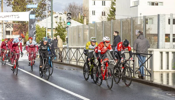 Meudon Franciaország 2018 Március Paris Nice 2018 Során Lovaglás Kerékpárosok — Stock Fotó