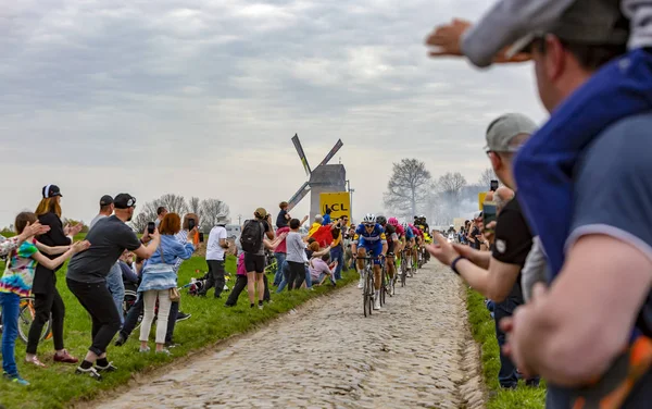 Das Peloton - paris-ruubaix 2018 — Stockfoto