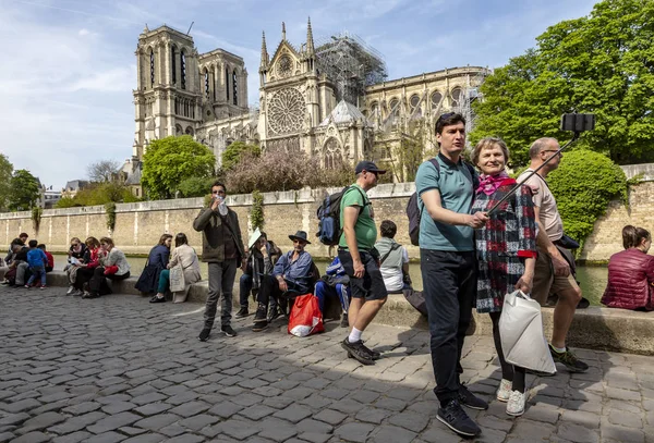 Notre Dame-székesegyház a tűz után — Stock Fotó